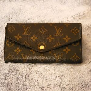 Louis Vuitton Sarah Wallet